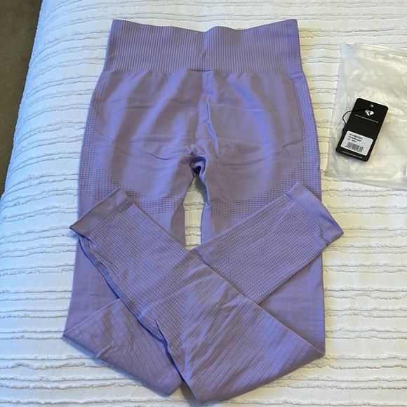 Women’s Best Lilac leggings - Picture 3 of 4